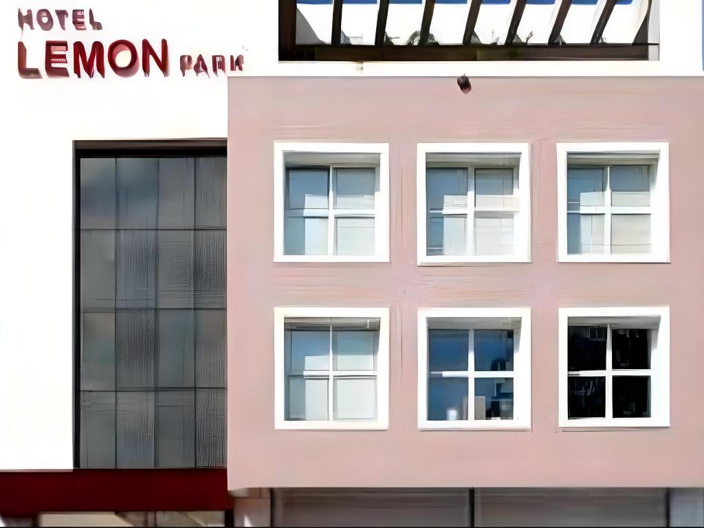 Lemon Park Hotel