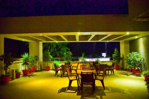 Lemon Park Hotel image 16