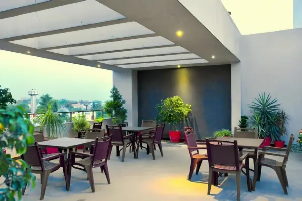 Lemon Park Hotel 7